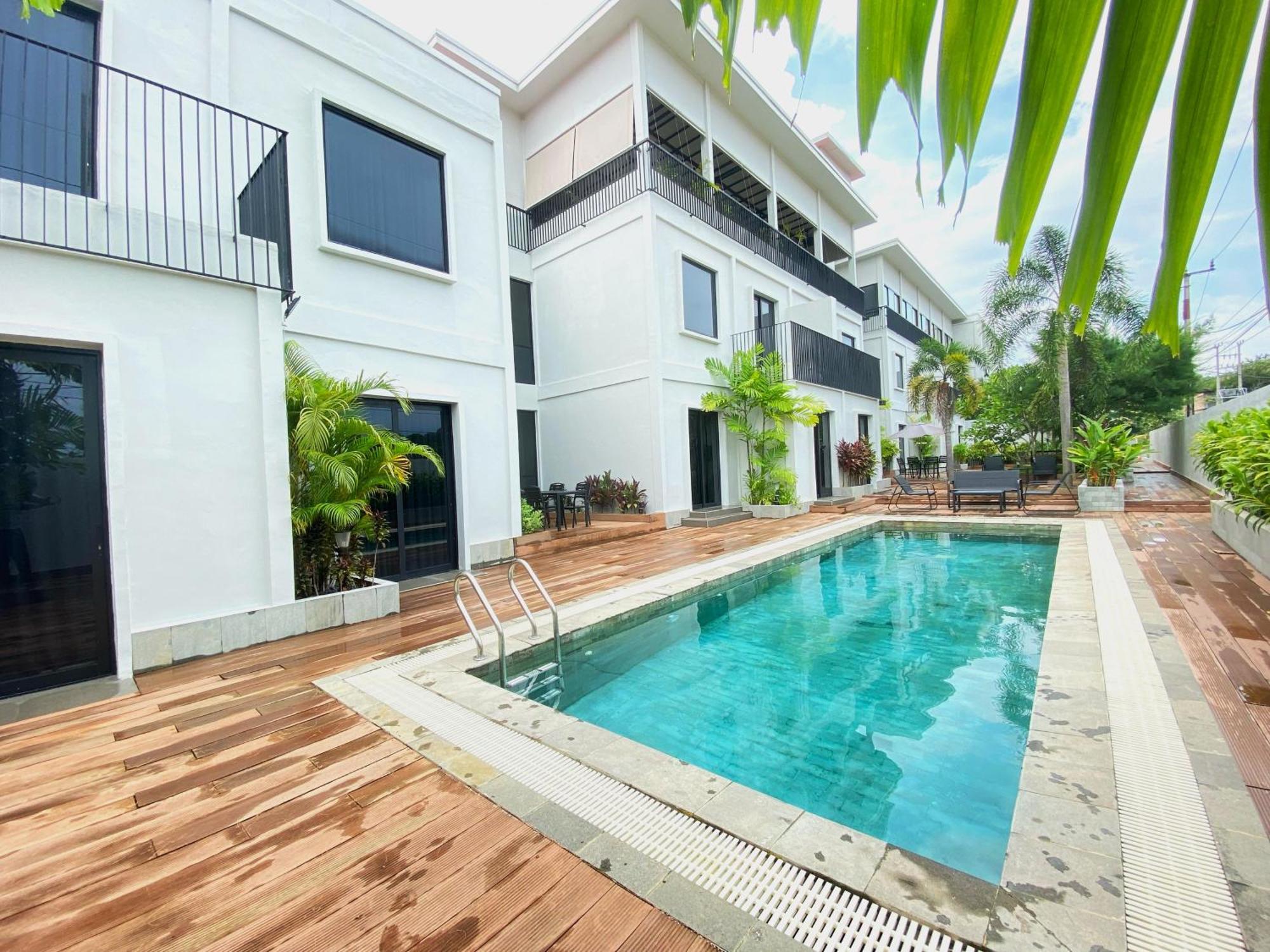 Onyx Hotel & Villa Tanjunguban Εξωτερικό φωτογραφία